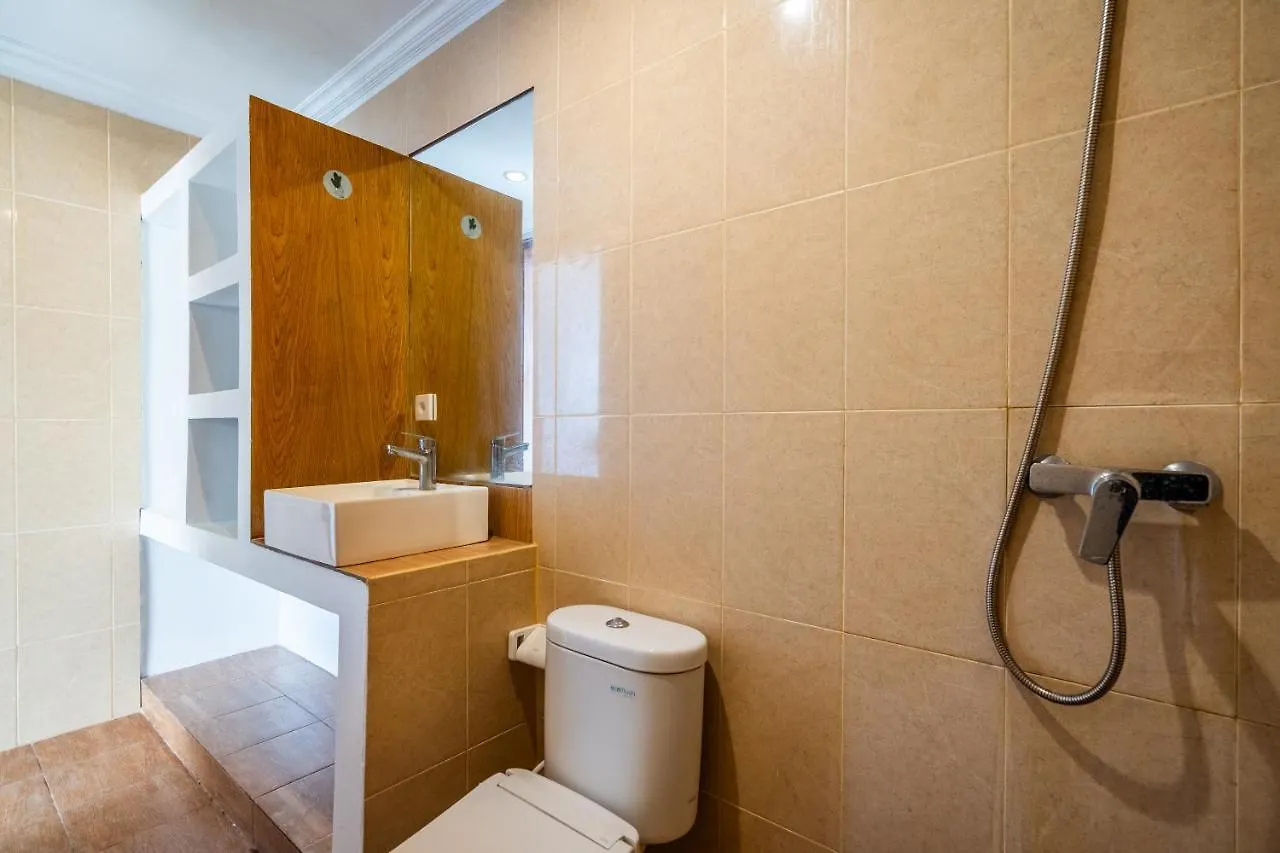 Lumturi House - Centrally Located Guest house