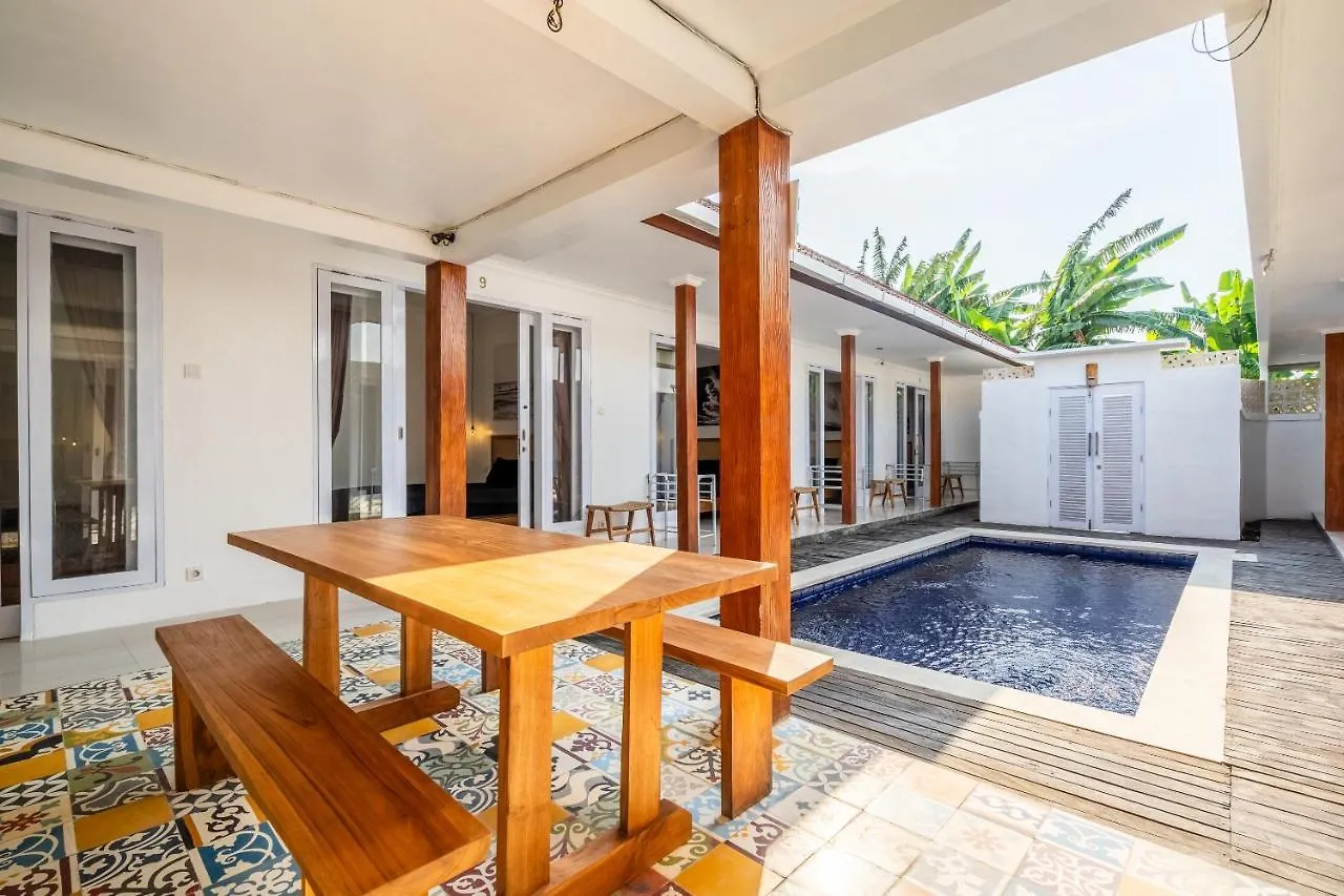 Lumturi House - Centrally Located Seminyak Konukevi